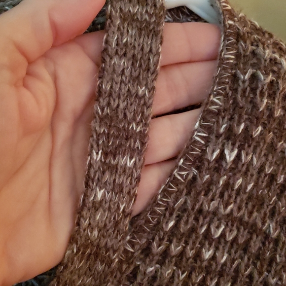 American Eagle Sweater - Picture 4 of 4